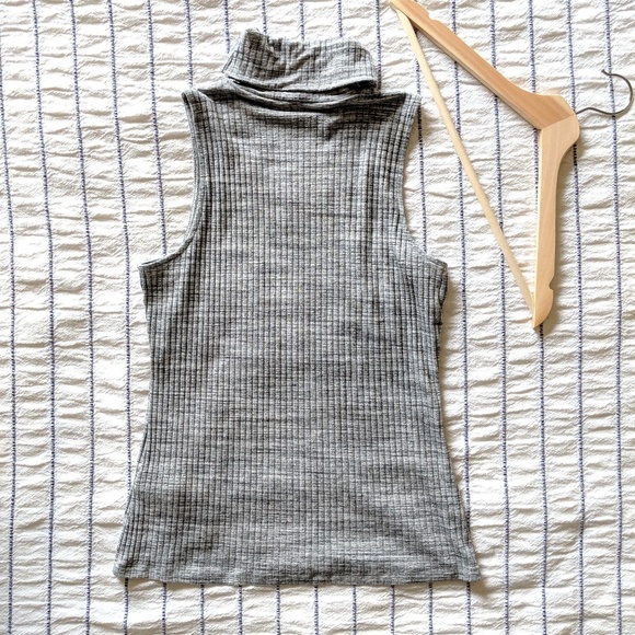 H&M Turtleneck Tank - Picture 2 of 6